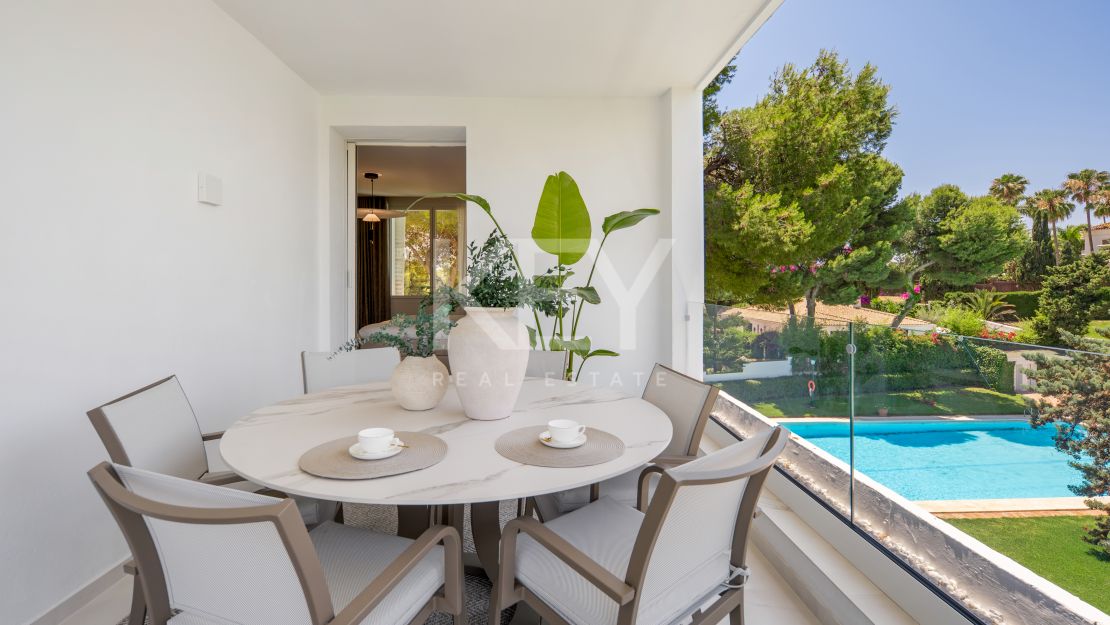 Fully Renovated Luxury Penthouse with Sea Views in Los Monteros, Marbella East