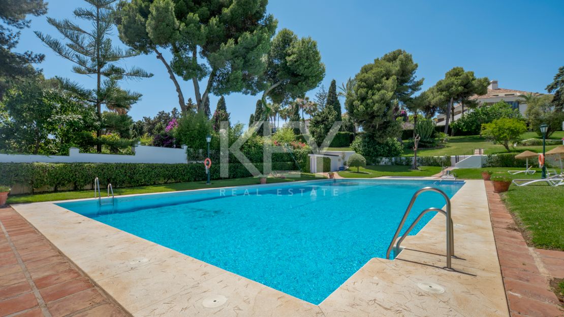 Fully Renovated Luxury Penthouse with Sea Views in Los Monteros, Marbella East