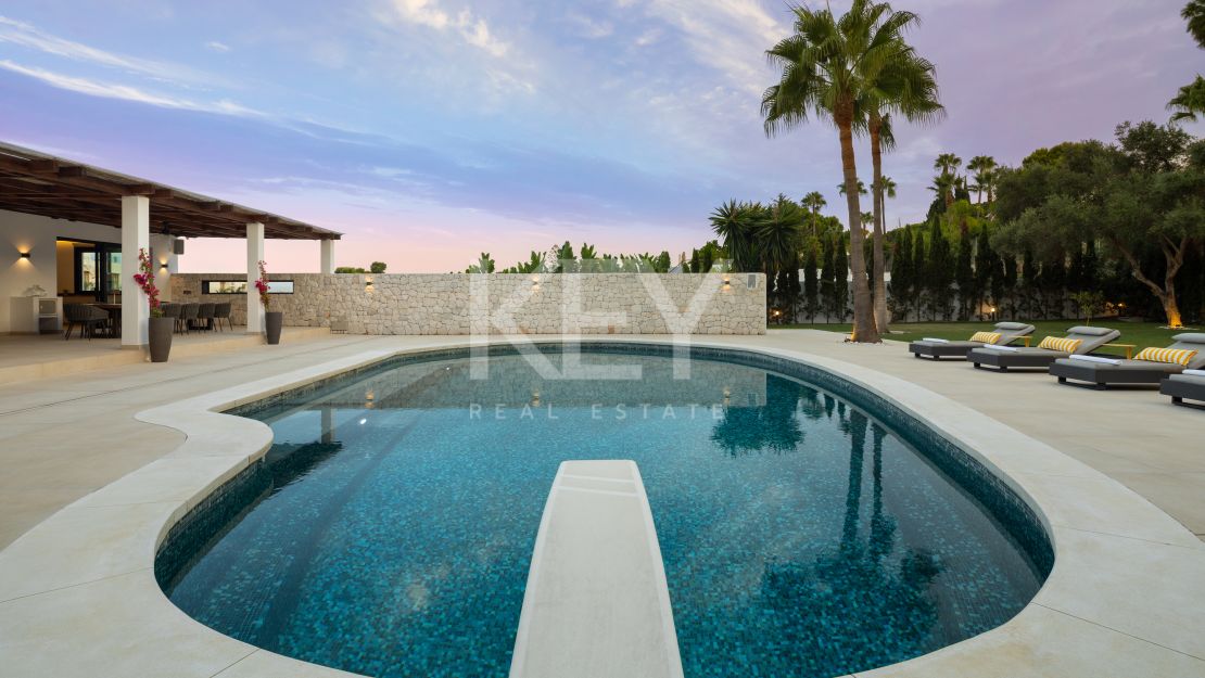 Luxury Contemporary Villa in Río Verde, Marbella Golden Mile – Walking Distance to Puente Romano and the Beach