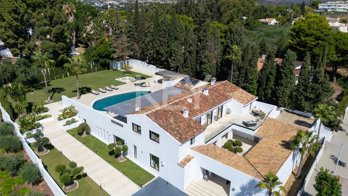 Luxury Contemporary Villa in Río Verde, Marbella Golden Mile – Walking Distance to Puente Romano and the Beach