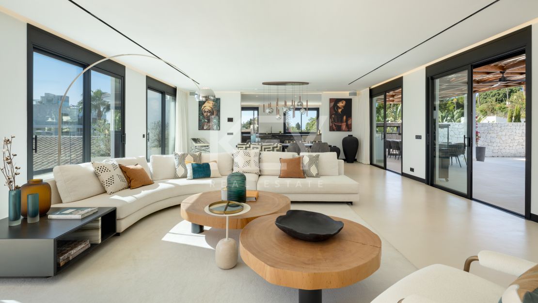 Luxury Contemporary Villa in Río Verde, Marbella Golden Mile – Walking Distance to Puente Romano and the Beach