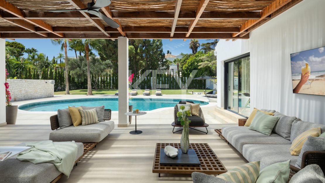 Luxury Contemporary Villa in Río Verde, Marbella Golden Mile – Walking Distance to Puente Romano and the Beach