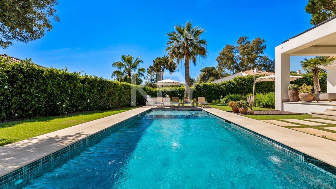 Elegante Villa Matilda a solo 100 metros de las mejores playas en La Reserva de Los Monteros, Marbella Este