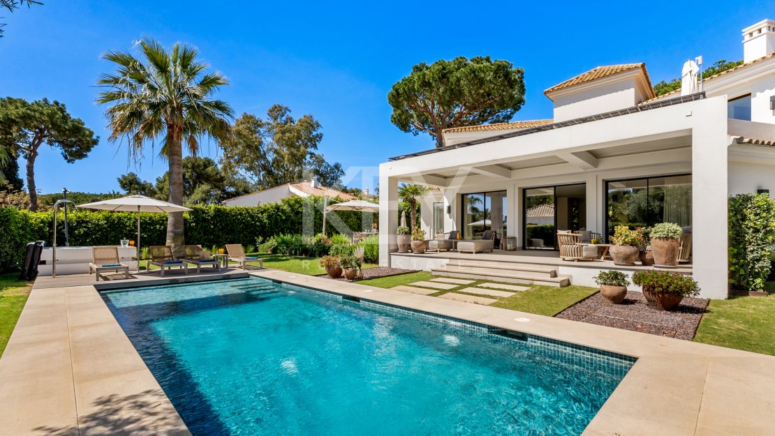 Elegante Villa Matilda a solo 100 metros de las mejores playas en La Reserva de Los Monteros, Marbella Este