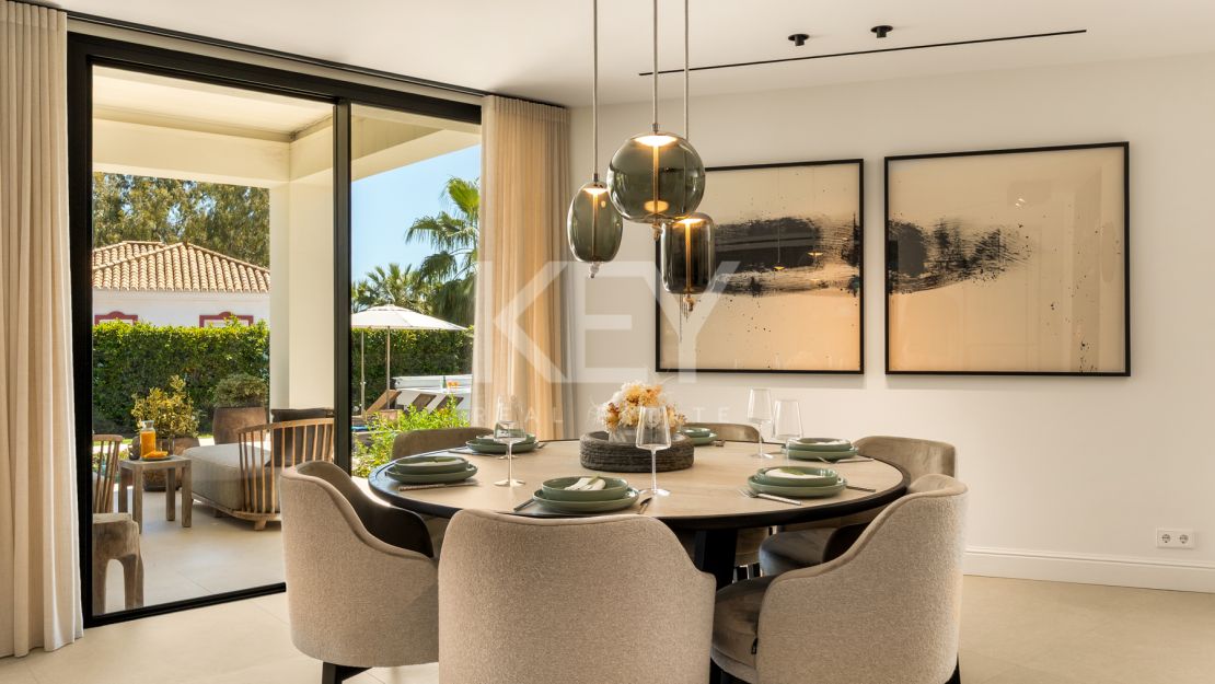Elegante Villa Matilda a solo 100 metros de las mejores playas en La Reserva de Los Monteros, Marbella Este