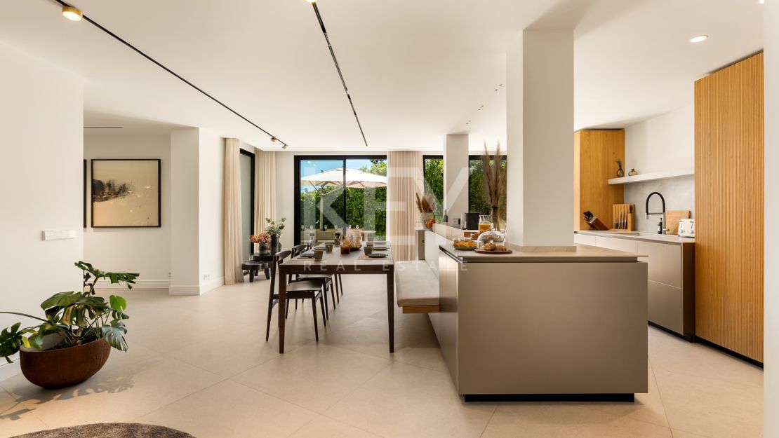 Elegante Villa Matilda a solo 100 metros de las mejores playas en La Reserva de Los Monteros, Marbella Este