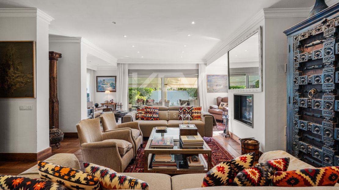 Five-Bedroom Beachside Villa for Sale in Los Monteros Playa, Marbella East