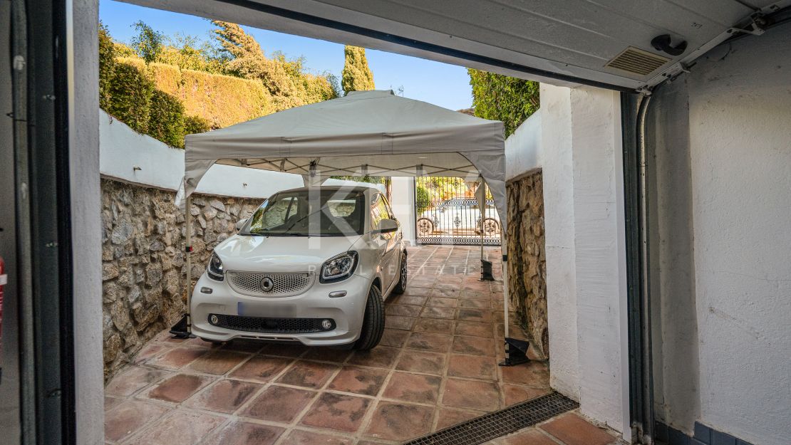 Five-Bedroom Beachside Villa for Sale in Los Monteros Playa, Marbella East