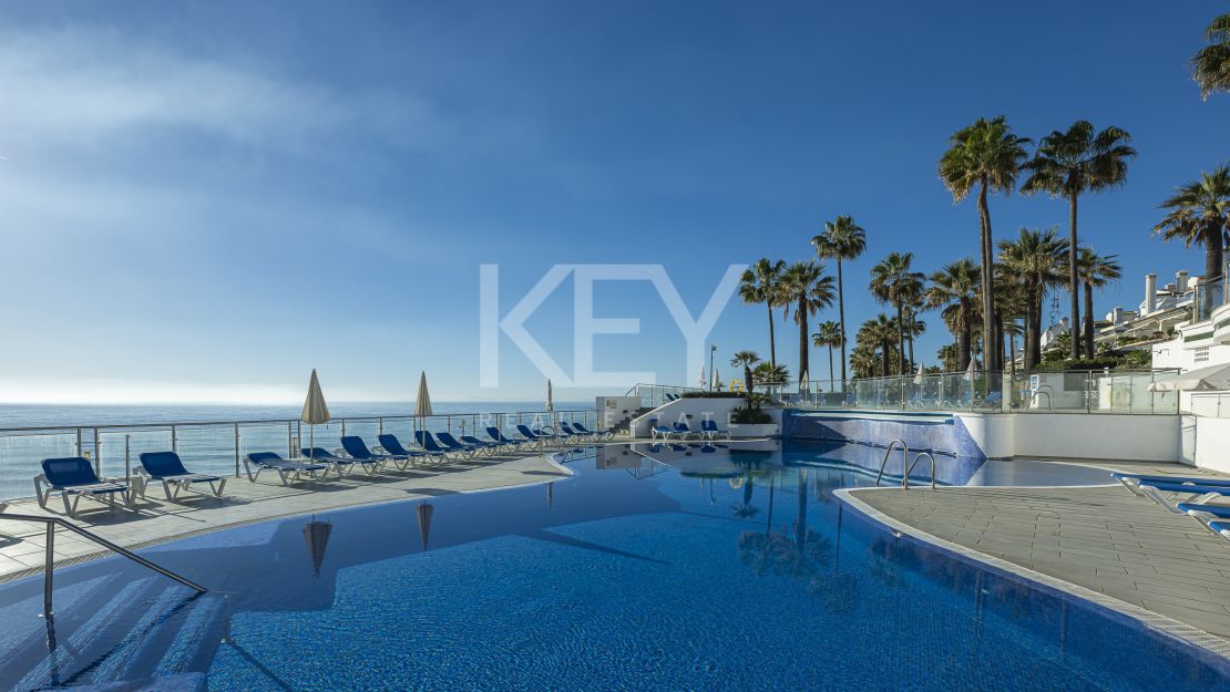 Penthouse with Sea Views for Sale in Estepona