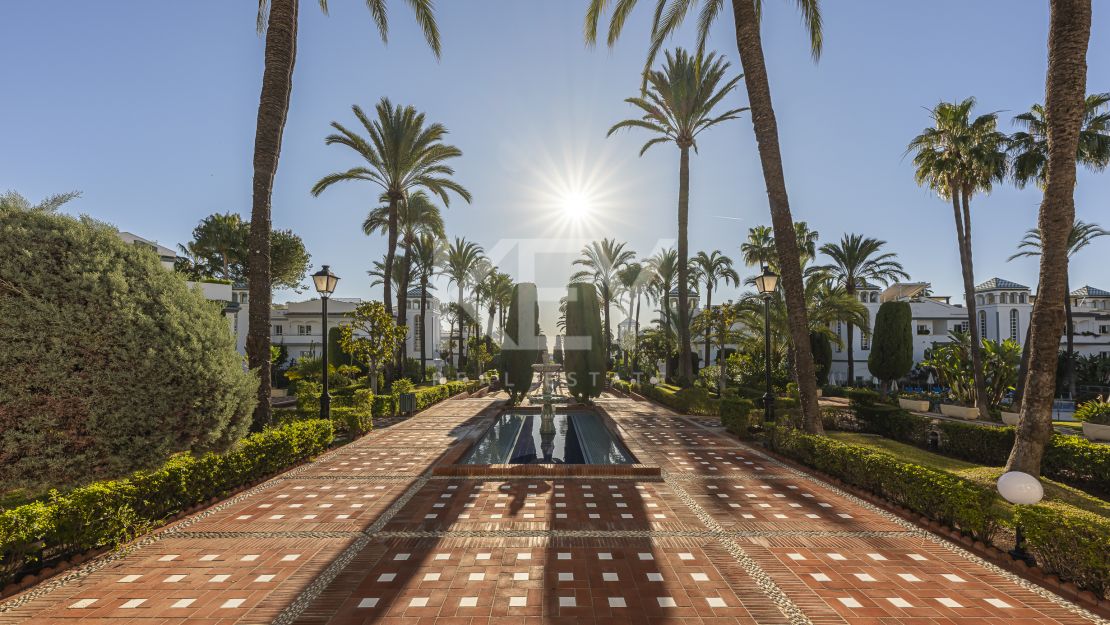 Penthouse with Sea Views for Sale in Estepona
