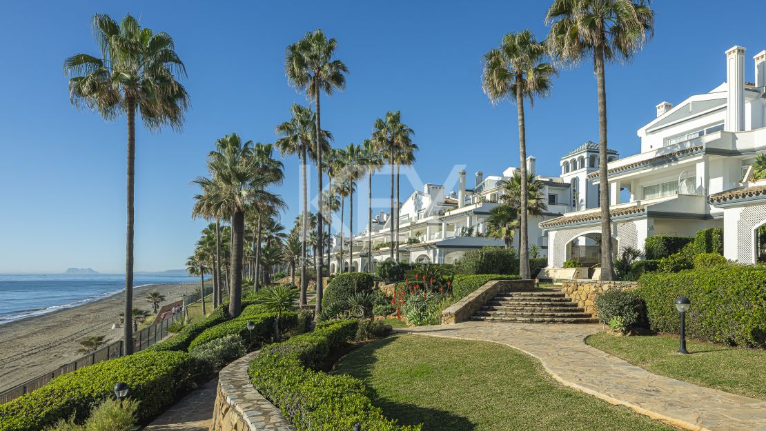 Penthouse with Sea Views for Sale in Estepona