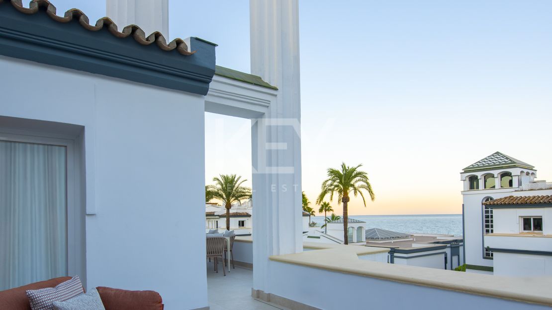 Penthouse with Sea Views for Sale in Estepona