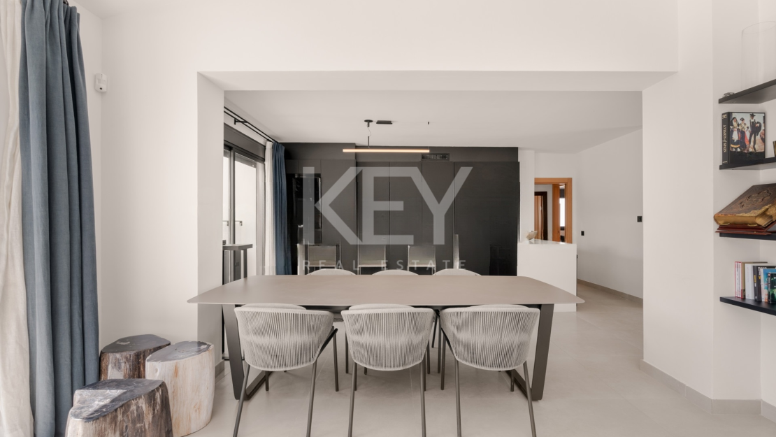 Villa for Sale in Los Llanos de Nagüeles, Marbella Golden Mile