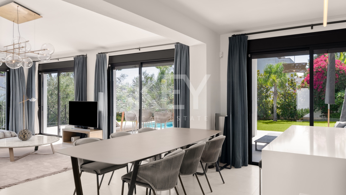 Villa for Sale in Los Llanos de Nagüeles, Marbella Golden Mile