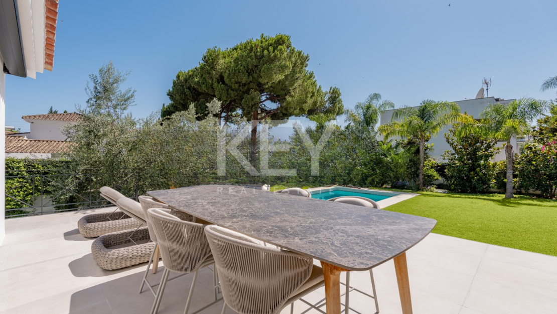 Villa for Sale in Los Llanos de Nagüeles, Marbella Golden Mile