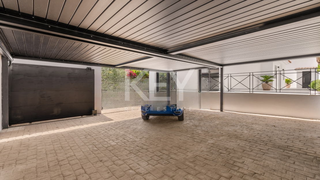 Villa for Sale in Los Llanos de Nagüeles, Marbella Golden Mile