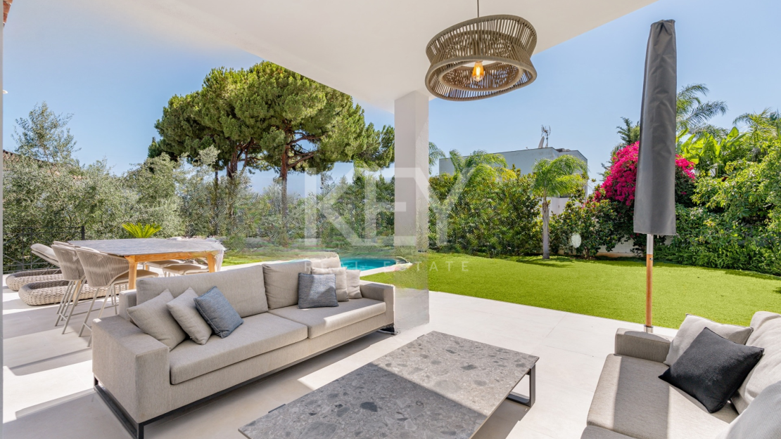 Villa for Sale in Los Llanos de Nagüeles, Marbella Golden Mile