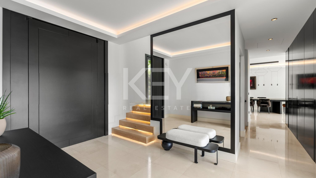 Contemporary Villa with Panoramic Sea Views for Sale in Los Almendros, Benahavís