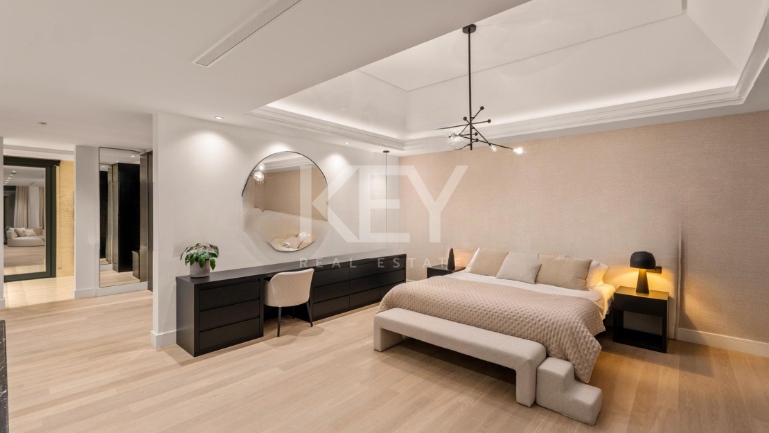 Contemporary Villa with Panoramic Sea Views for Sale in Los Almendros, Benahavís