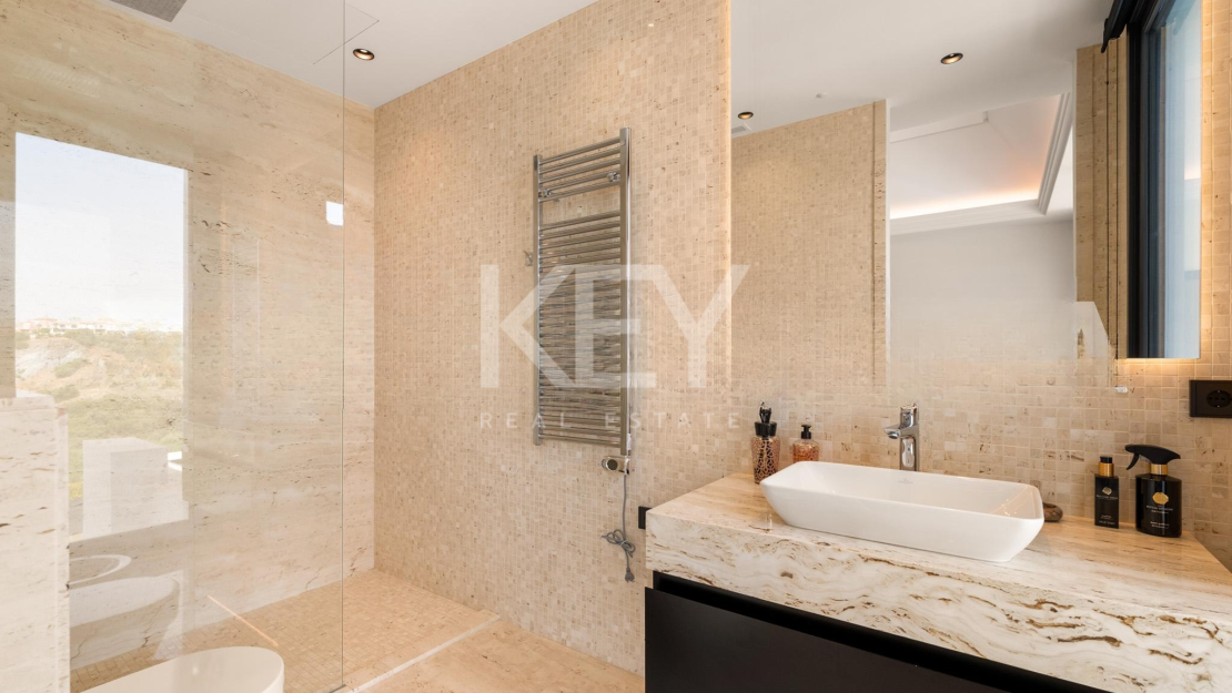 Contemporary Villa with Panoramic Sea Views for Sale in Los Almendros, Benahavís