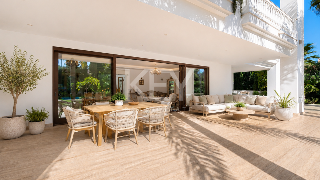Luxury beachside villa for sale in Guadalmina Baja, Marbella