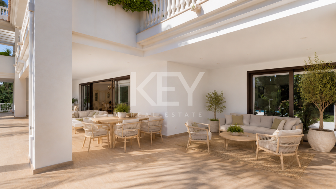 Luxury beachside villa for sale in Guadalmina Baja, Marbella