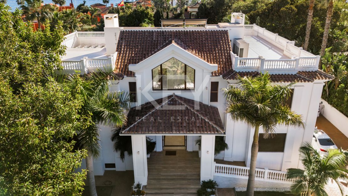 Luxury beachside villa for sale in Guadalmina Baja, Marbella