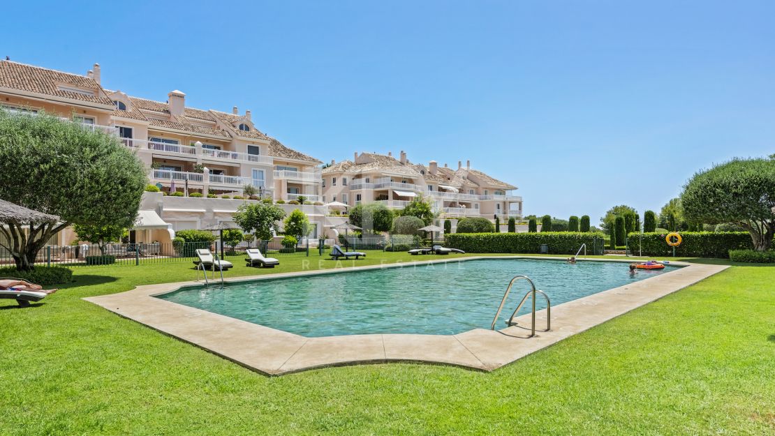 Elegant Garden Apartment Frontline to Los Flamingos Golf