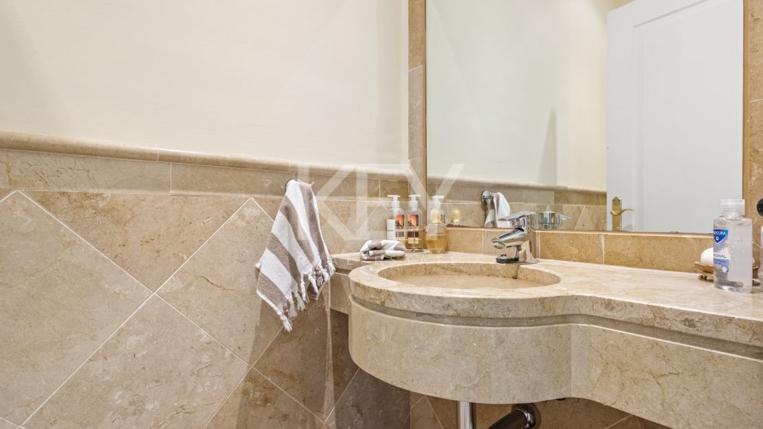 Elegant Garden Apartment Frontline to Los Flamingos Golf