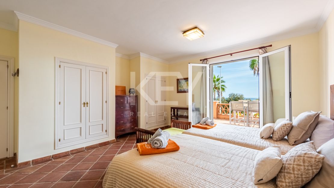 Unique Semi-detached Villa on the beach in La Perla de la Bahía, Casares