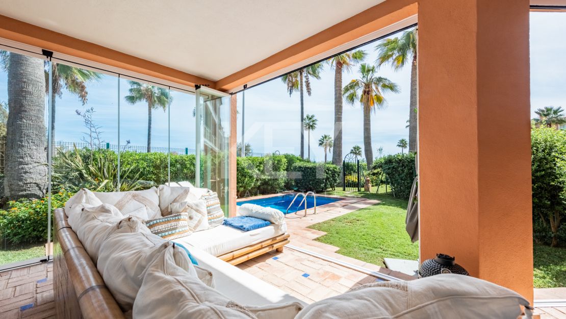 Unique Semi-detached Villa on the beach in La Perla de la Bahía, Casares
