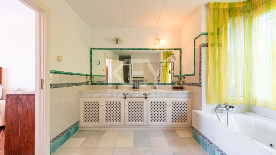 Unique Semi-detached Villa on the beach in La Perla de la Bahía, Casares