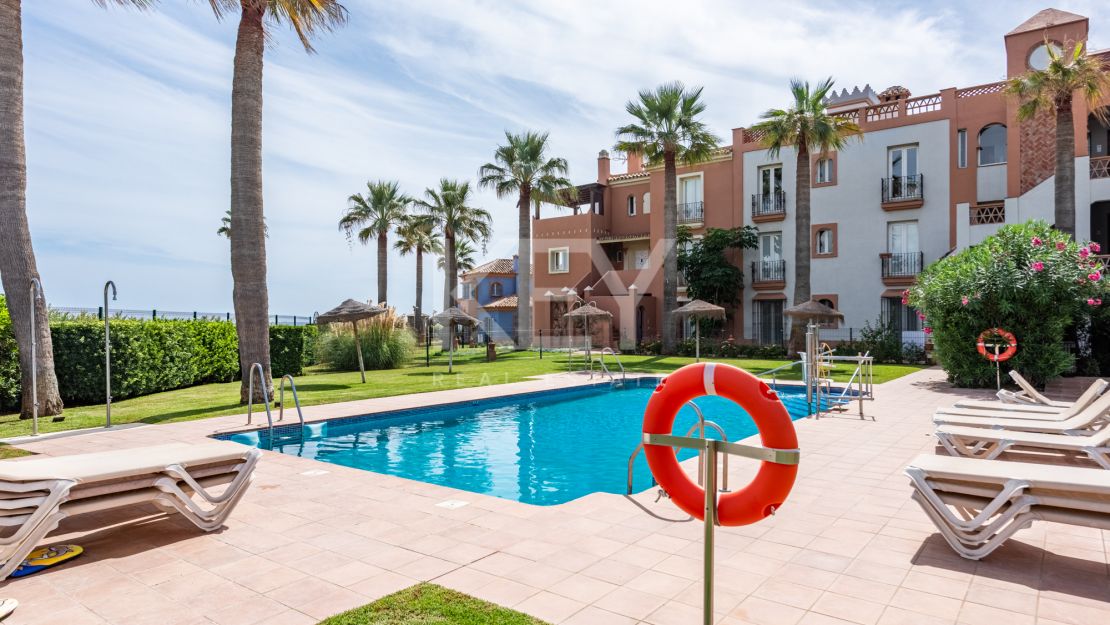 Unique Semi-detached Villa on the beach in La Perla de la Bahía, Casares