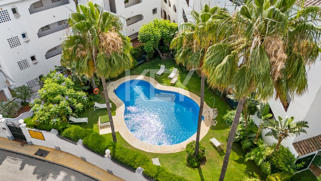 Duplex penthouse for sale in Guadalmina Baja, Marbella