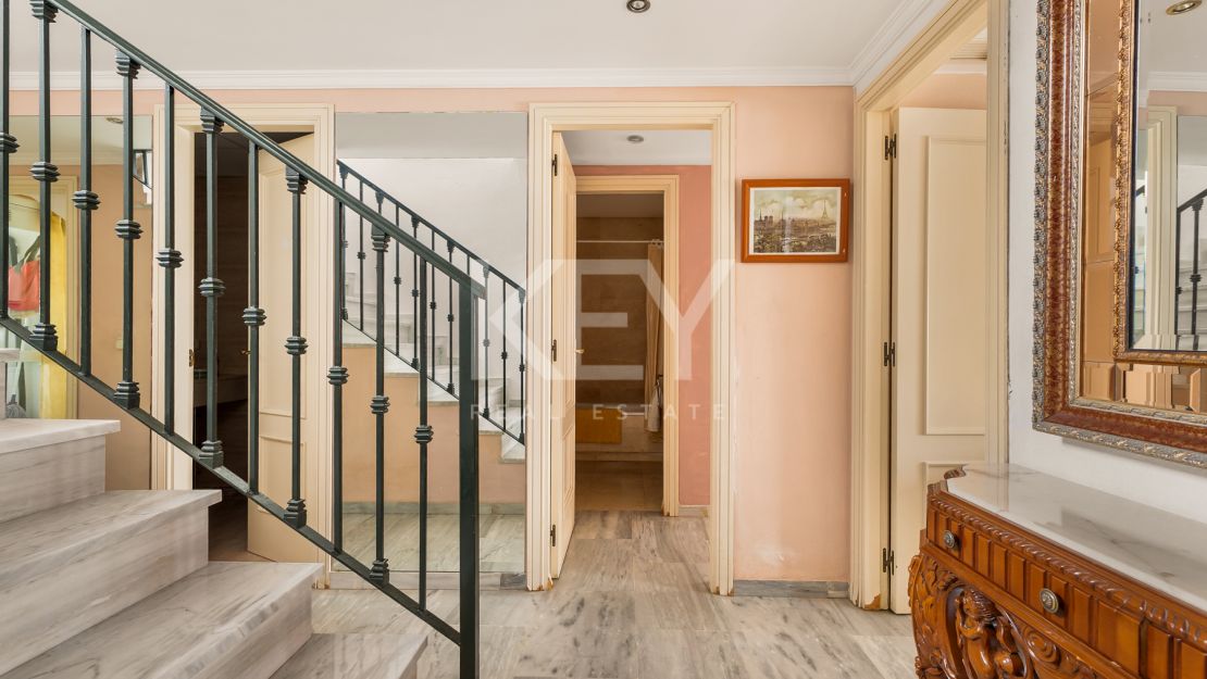 Duplex penthouse for sale in Guadalmina Baja, Marbella
