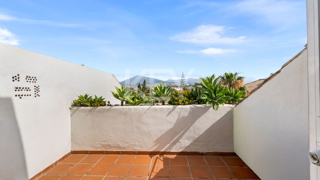 Duplex penthouse for sale in Guadalmina Baja, Marbella