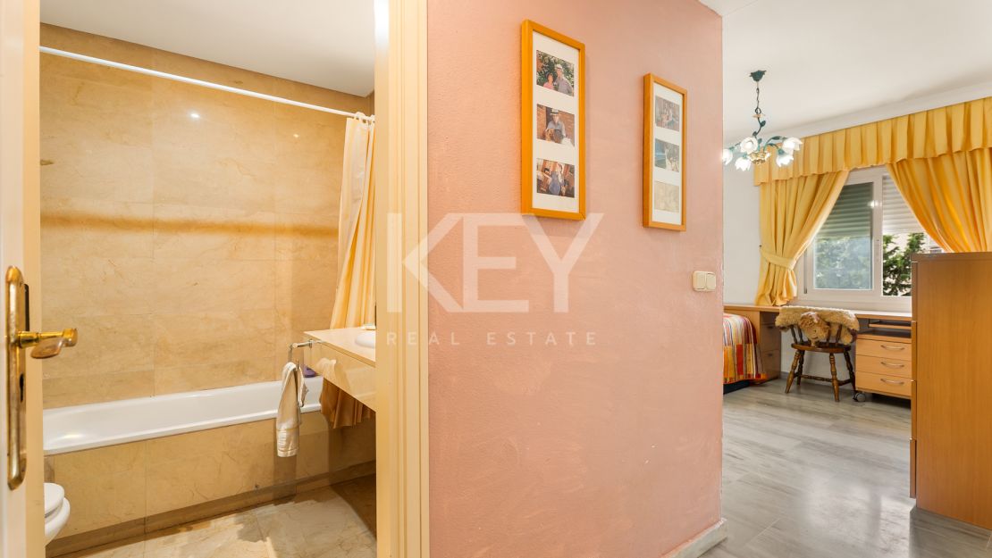 Duplex penthouse for sale in Guadalmina Baja, Marbella