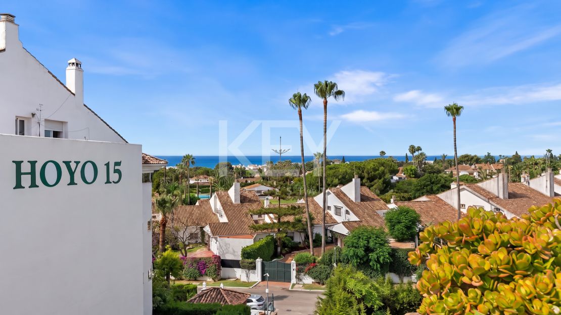 Duplex penthouse for sale in Guadalmina Baja, Marbella