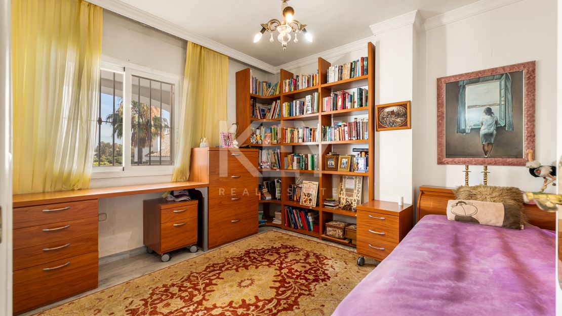 Duplex penthouse for sale in Guadalmina Baja, Marbella
