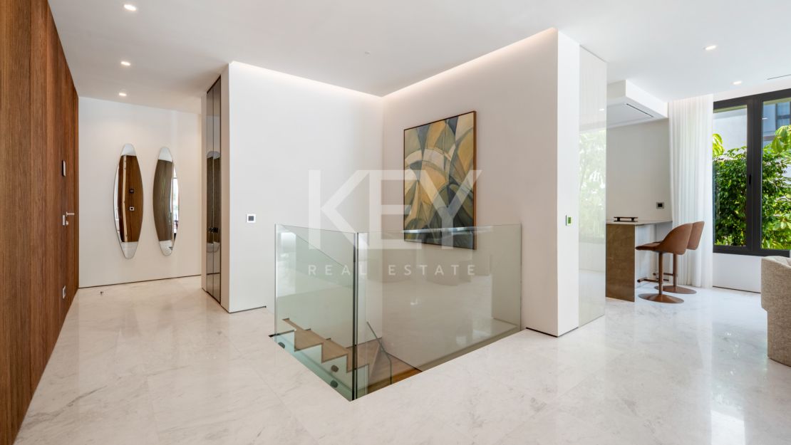 Luxury 4 Bedroom Duplex Apartment for Sale on Marbella Golden Mile