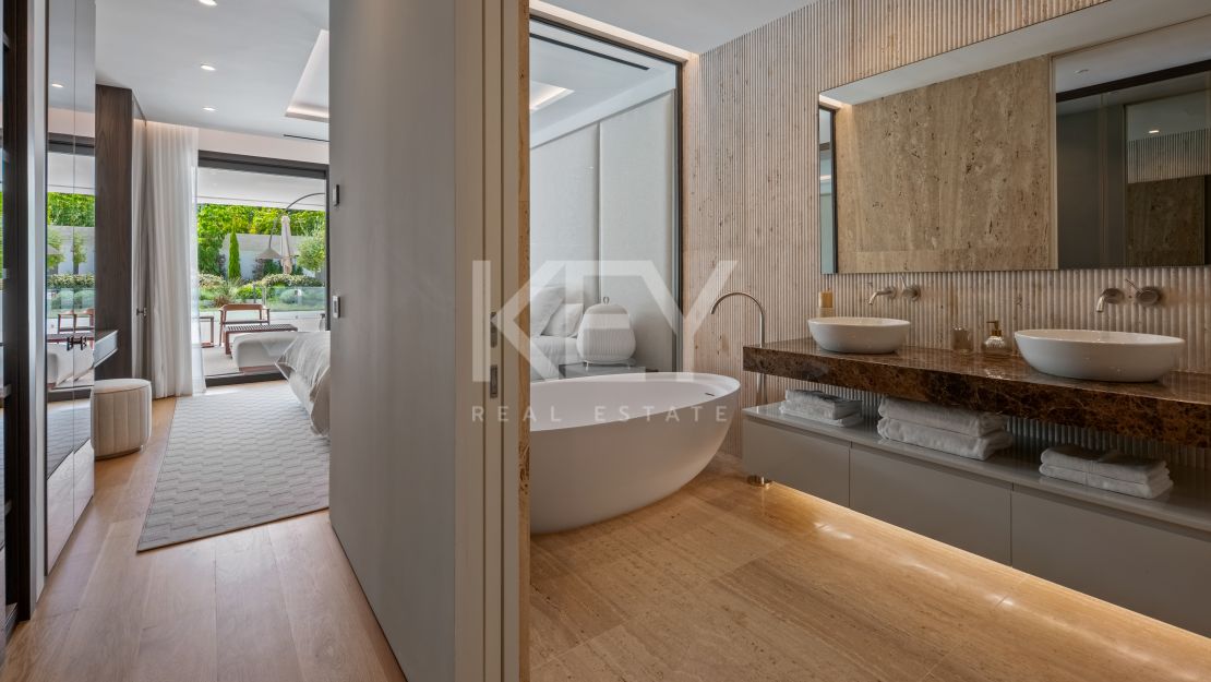 Luxury 4 Bedroom Duplex Apartment for Sale on Marbella Golden Mile