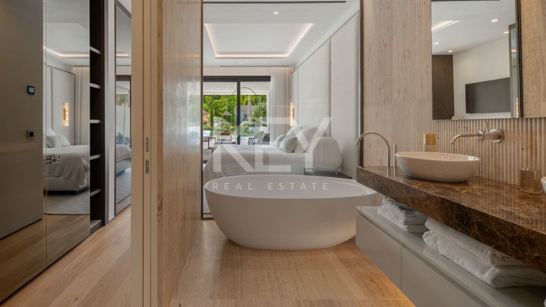 Luxury 4 Bedroom Duplex Apartment for Sale on Marbella Golden Mile