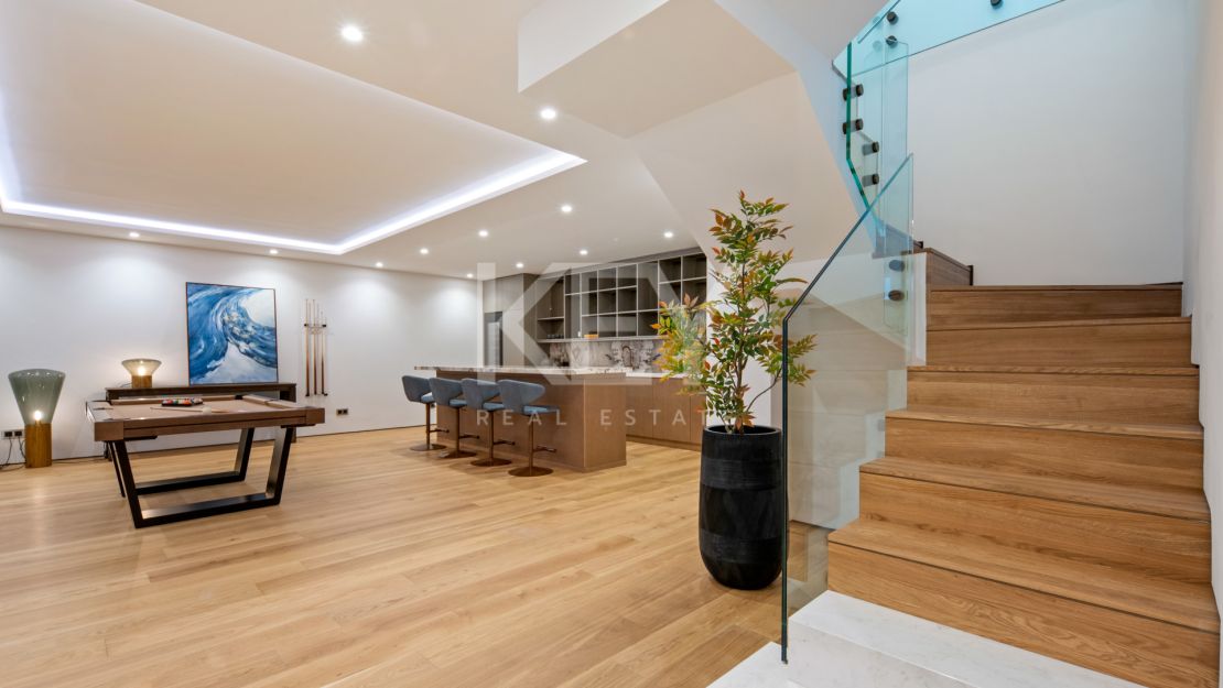 Luxury 4 Bedroom Duplex Apartment for Sale on Marbella Golden Mile