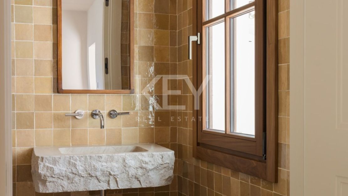 Luxury Villa for Sale in El Madroñal with Panoramic Sea Views