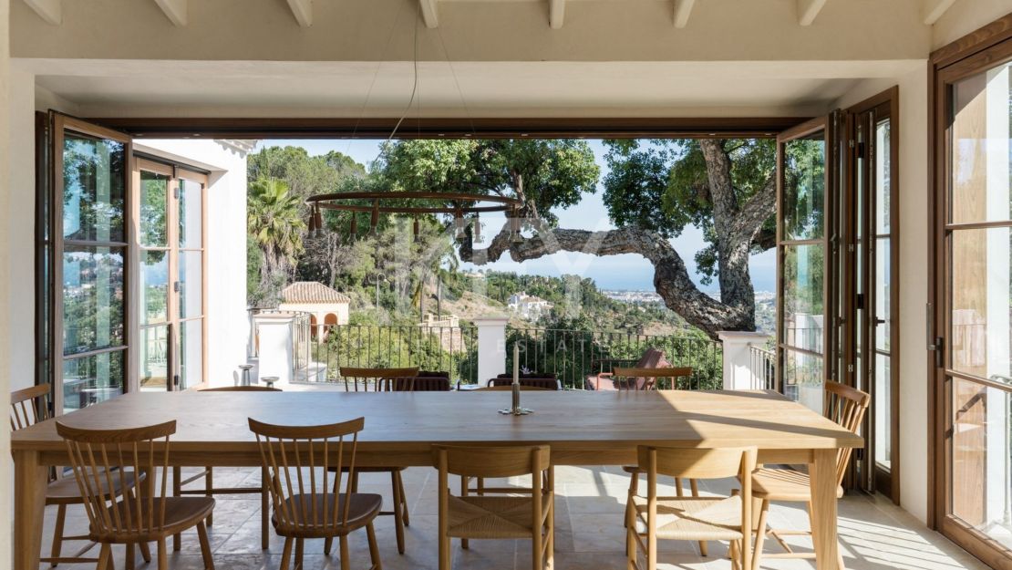 Luxury Villa for Sale in El Madroñal with Panoramic Sea Views