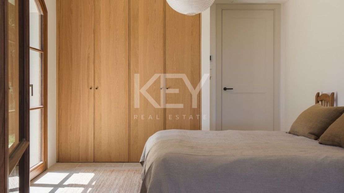 Luxury Villa for Sale in El Madroñal with Panoramic Sea Views