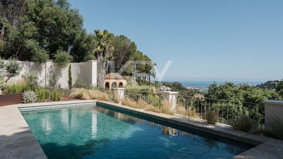 Luxury Villa for Sale in El Madroñal with Panoramic Sea Views