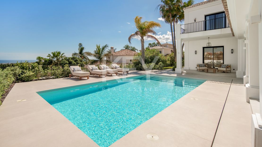 Contemporary villa with panoramic sea views in Benahavís