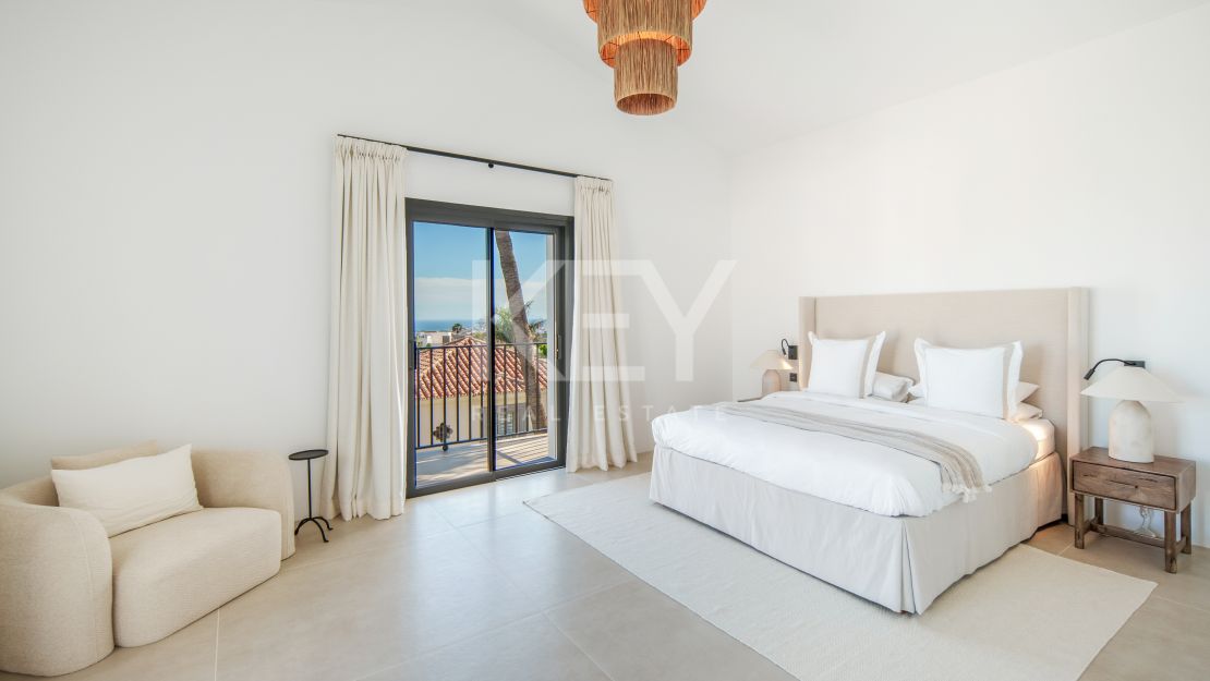 Contemporary villa with panoramic sea views in Benahavís