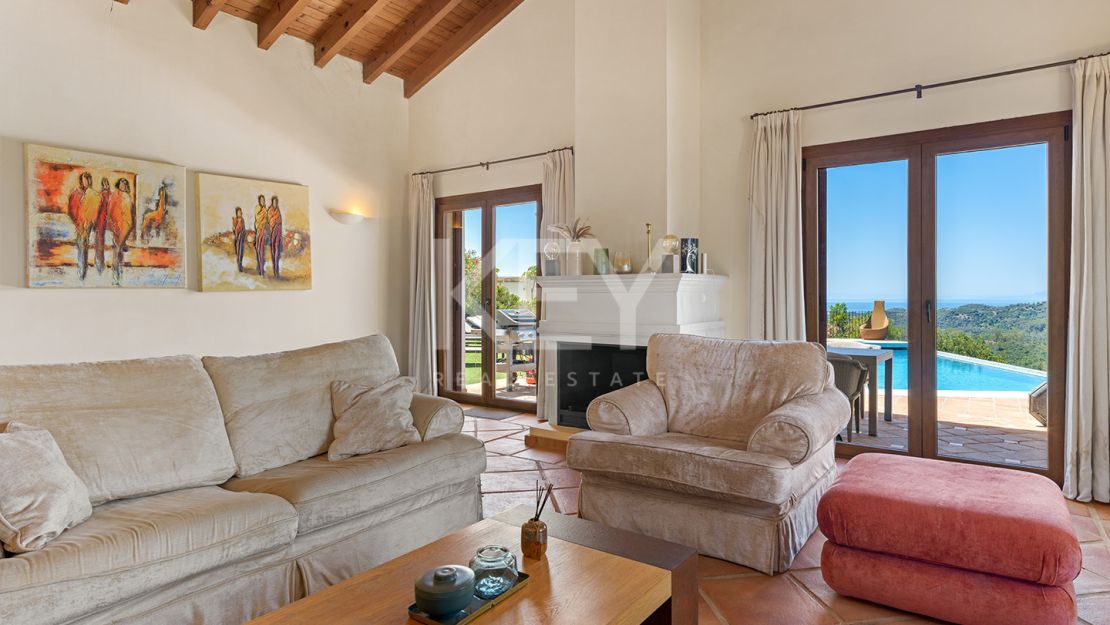 Mediterranean villa with panoramic sea views in Montemayor, Benahavís